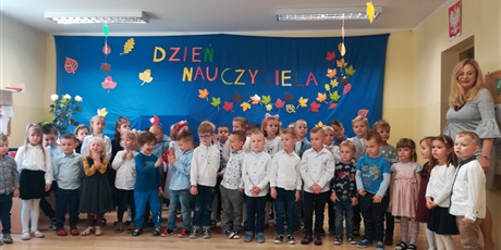 Powiększ grafikę: dzien-edukacji-w-przedszkolu-384746.jpg