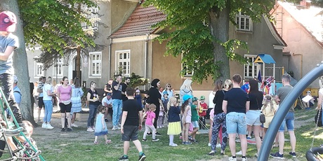 Powiększ grafikę: przygotowania do konkursów dla dzieci z rodzicami