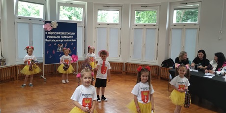 Powiększ grafikę: Zespół taneczny "Sówki" gotowy do konkursu